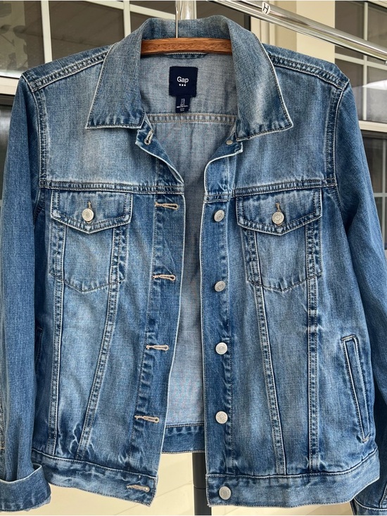 GAP Jackets & Blazers - GAP Women's Washed Spring Blue Denim Jacket Size Large